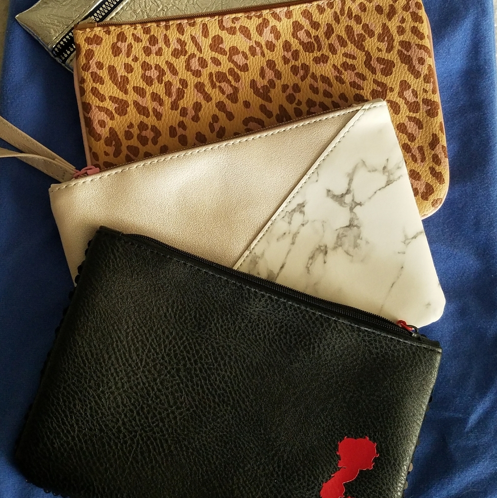 4 ipsy wristlet